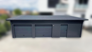 10x6m-es DELUX szigetelt mobilgarázs fordított nyeregtetővel, 2db szekcionált kapuval, 2db ajtóval, ablakkal, 3db szellőzőráccsal, ereszcsatornával, cserepeslemez tetőborítással, horganyzott vázszerkezettel