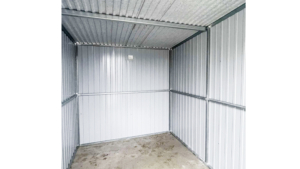 2x3m-es sztenderd motorgarázs / quadgarázs hátra lejtő tetővel, antikondenzációs filcborítással, ajtóval, antracitszürke színben